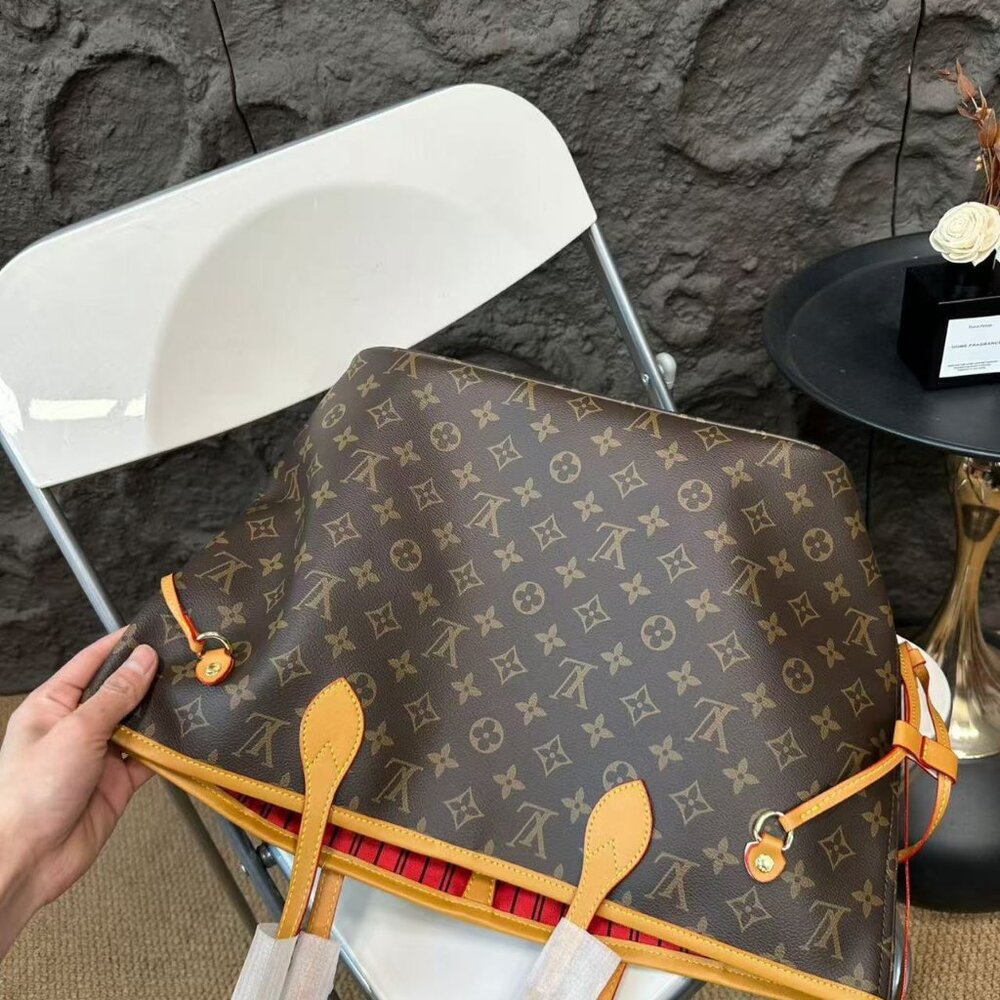 <AUTHENTIC>Louis Vuitton bag - image 2